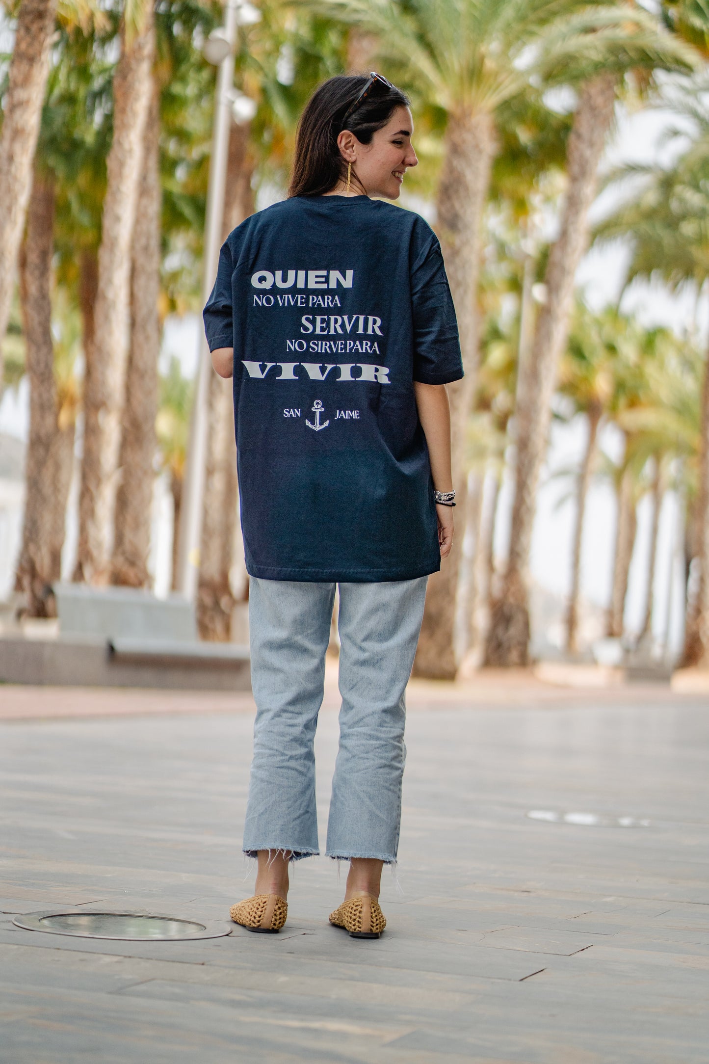 Camiseta vivir para servir